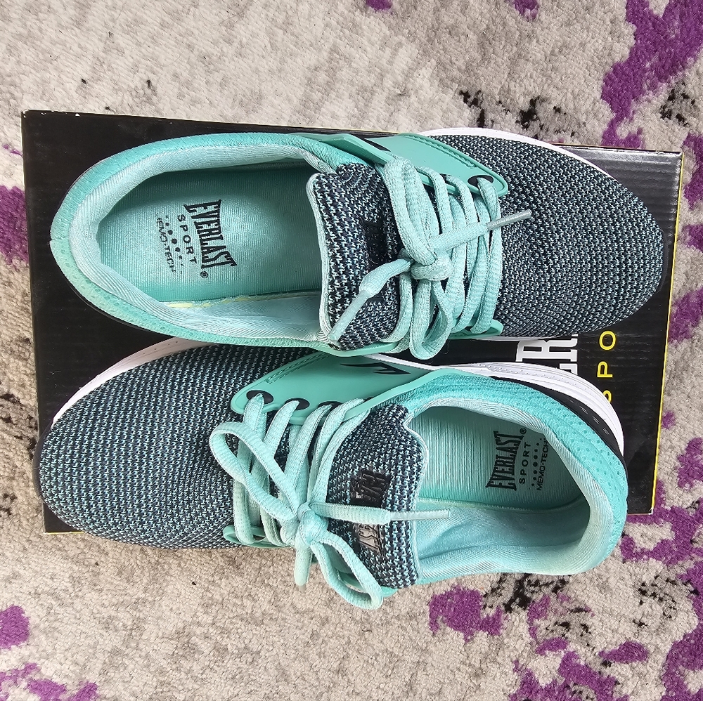 Everlast Memory Foam tennis shoes